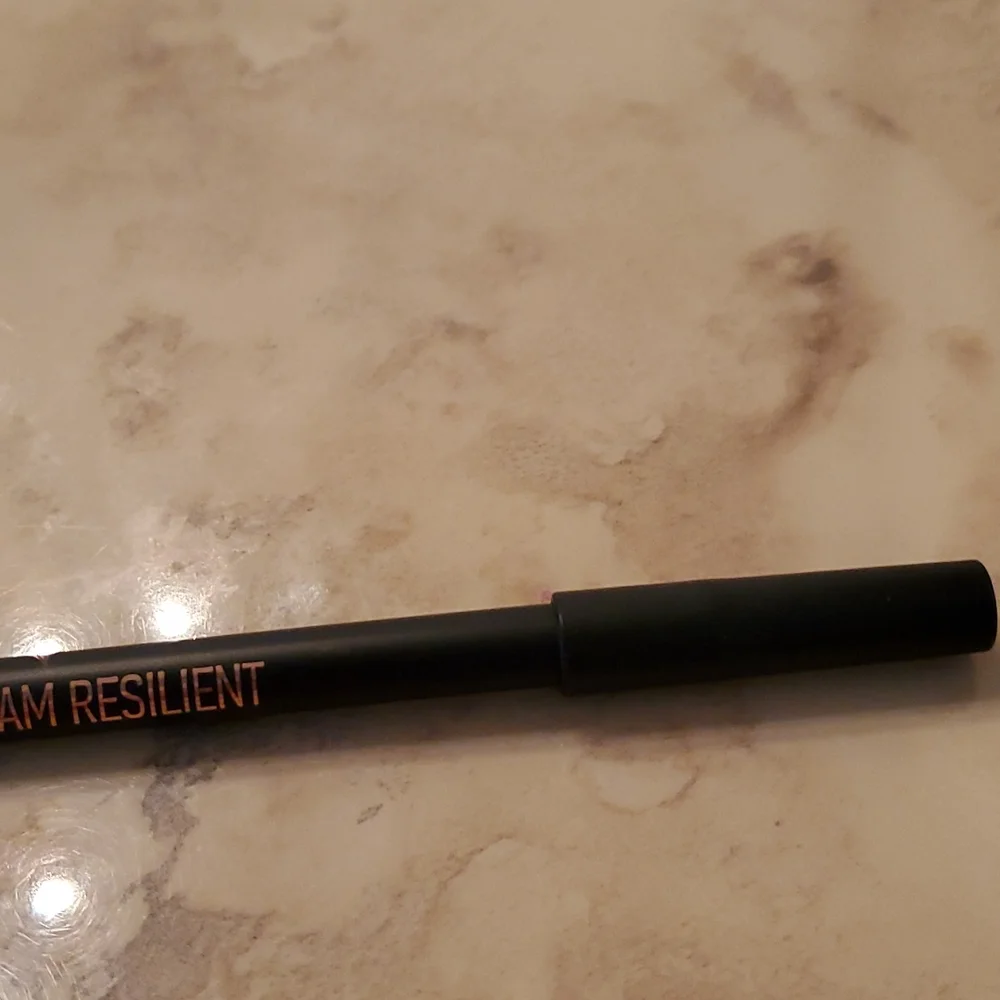 Bronze metallic eyeliner